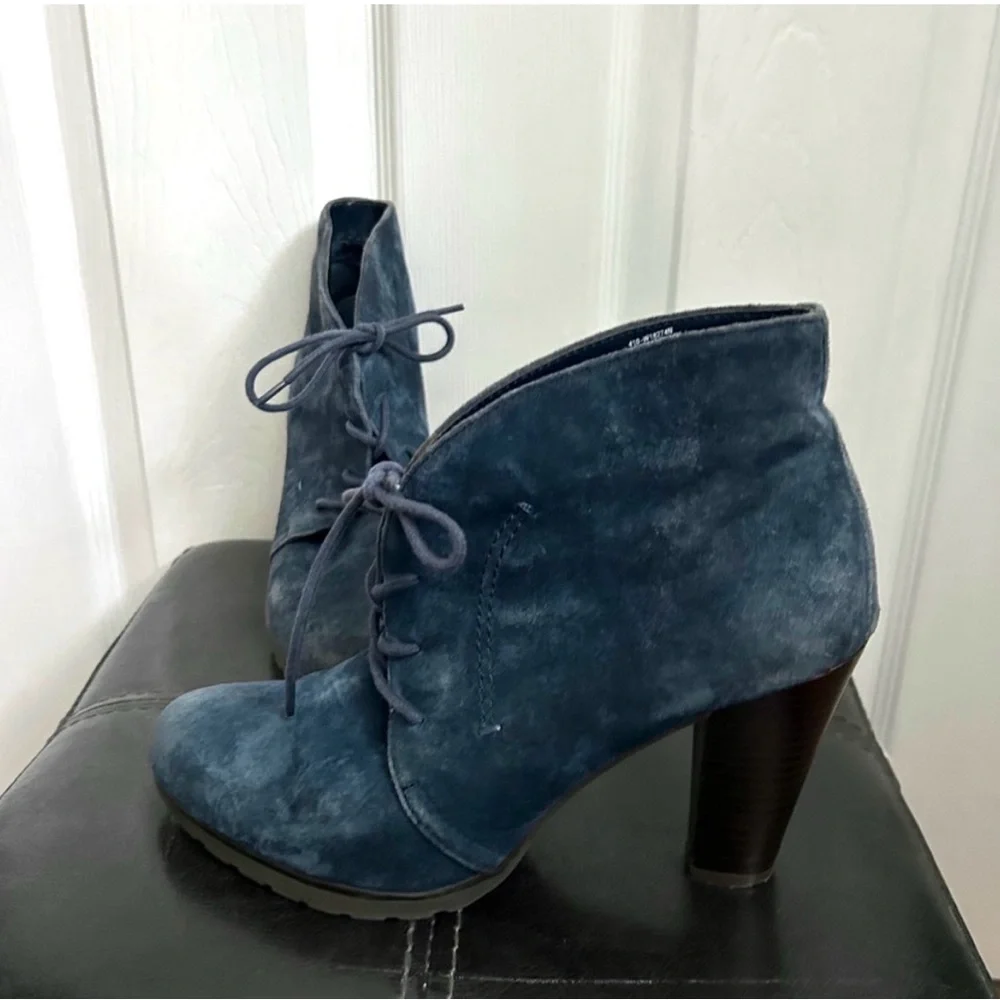 White Mountain Blue Suede Leather Ankle Tie-up Boots 71/2